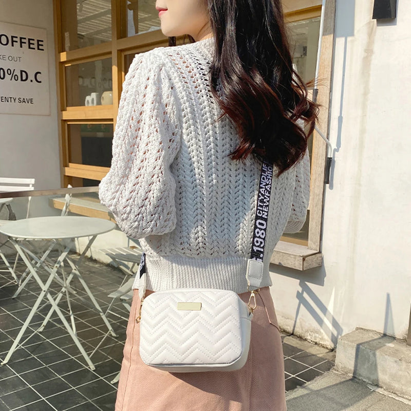 Fashion Wave Pattern Shoulder Bag